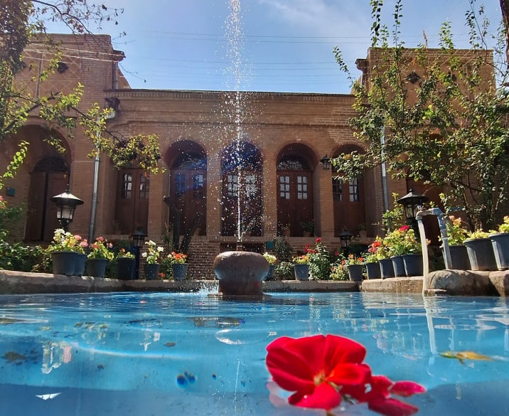 اقامتگاه سنتی عمارت بهروزی قزوین