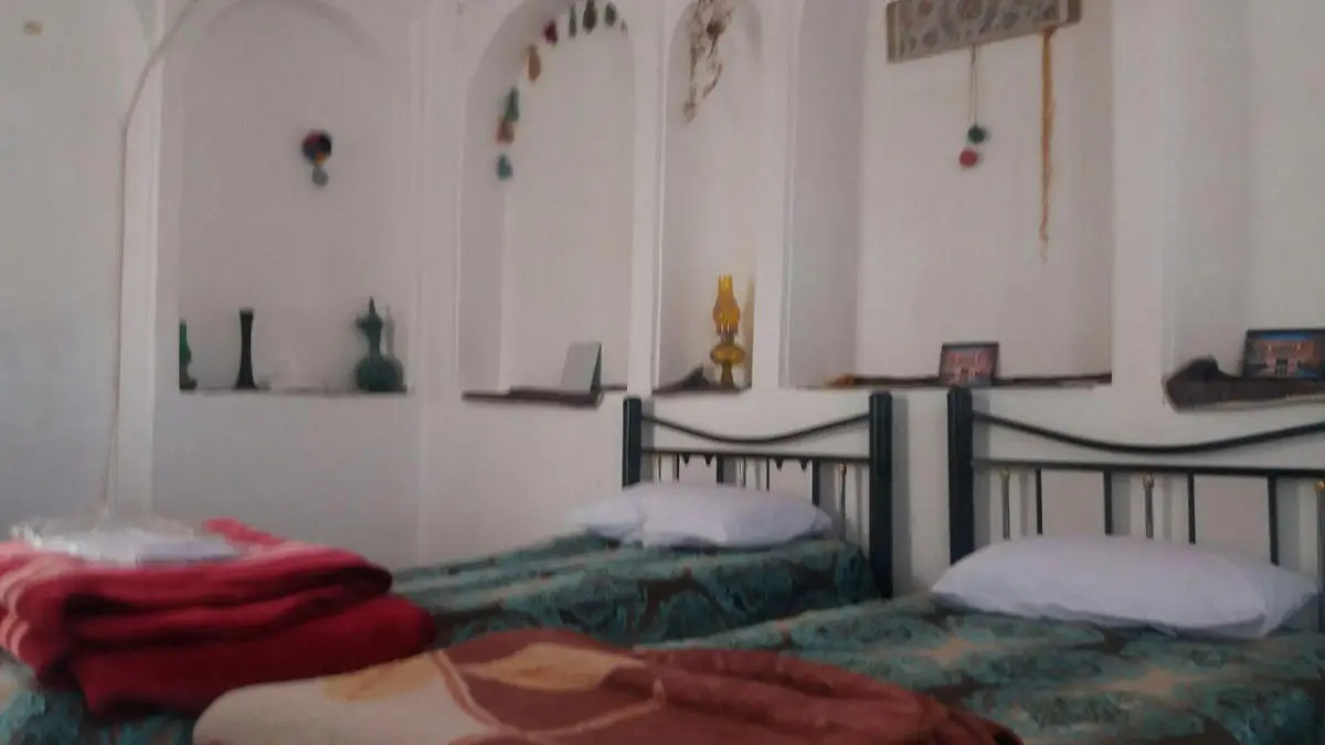 اقامتگاه سنتی صادقی کاشان