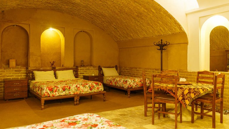 اقامتگاه بومگردی خانه سه نیک یزد