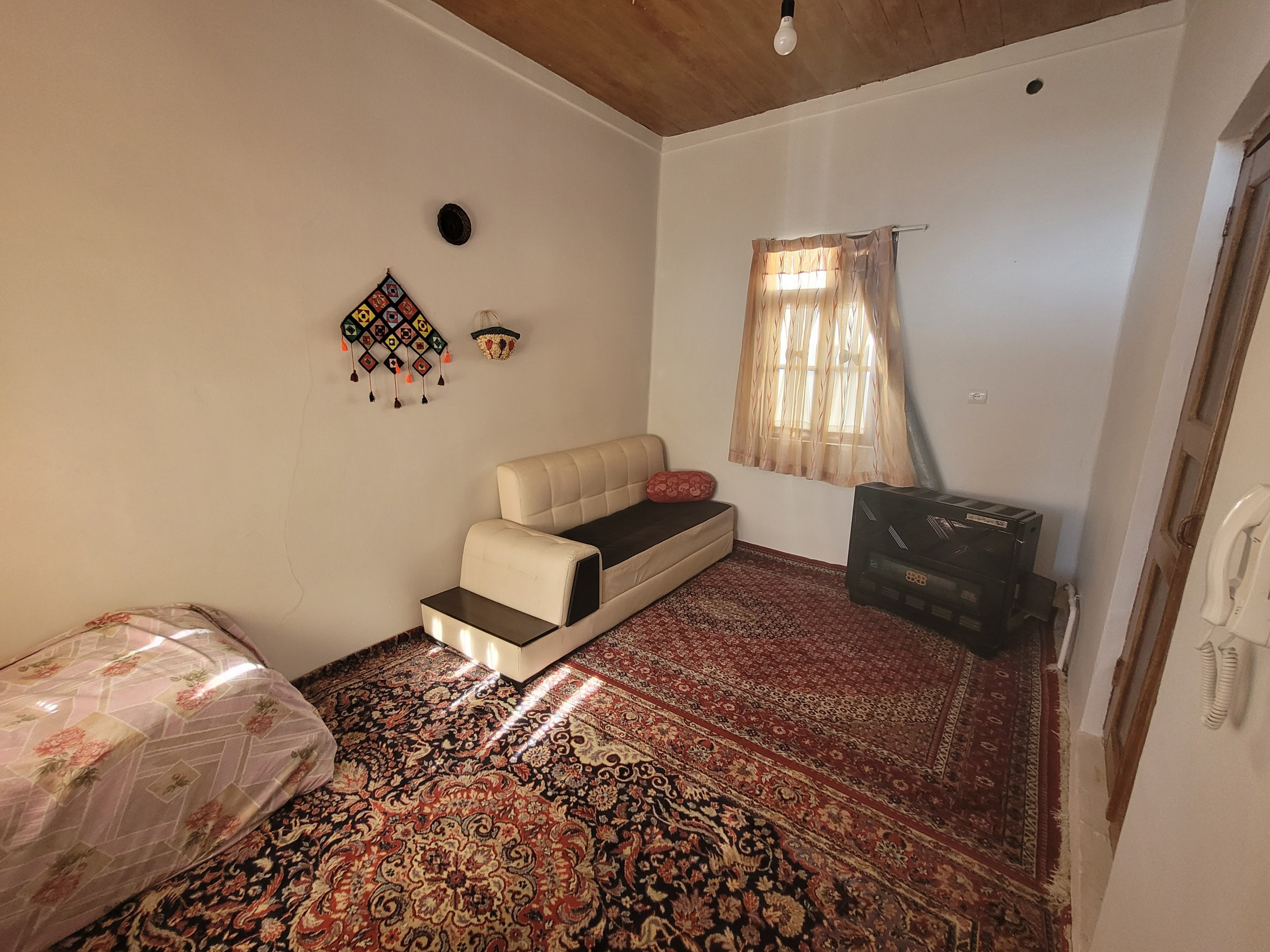 اقامتگاه بومگردی روجا بندرگز