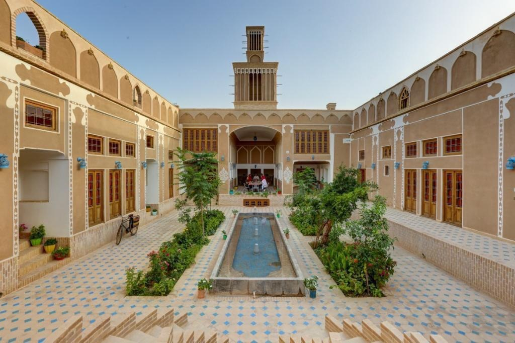 بوتیک سنتی عمارت مالمیر یزد