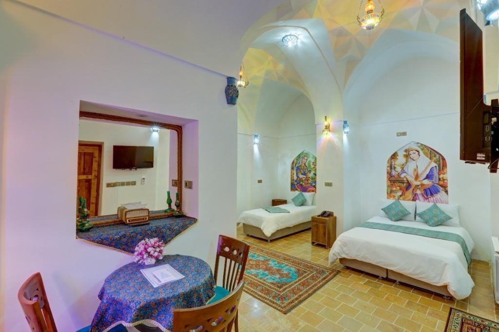 بوتیک سنتی عمارت مالمیر یزد