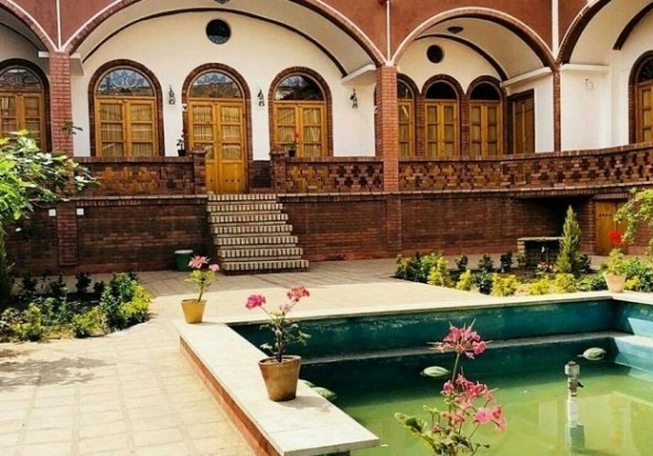اقامتگاه سنتی فانوس ویونا کاشان
