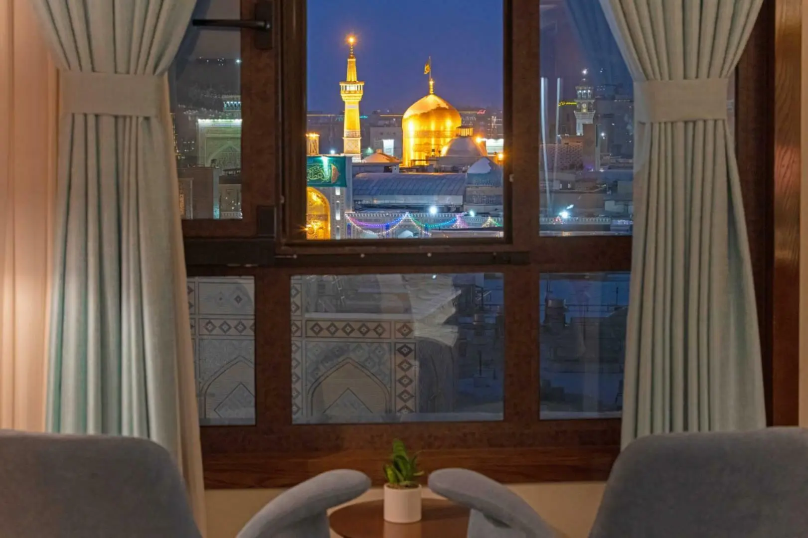 هتل قصر الضیافه قدس مشهد
