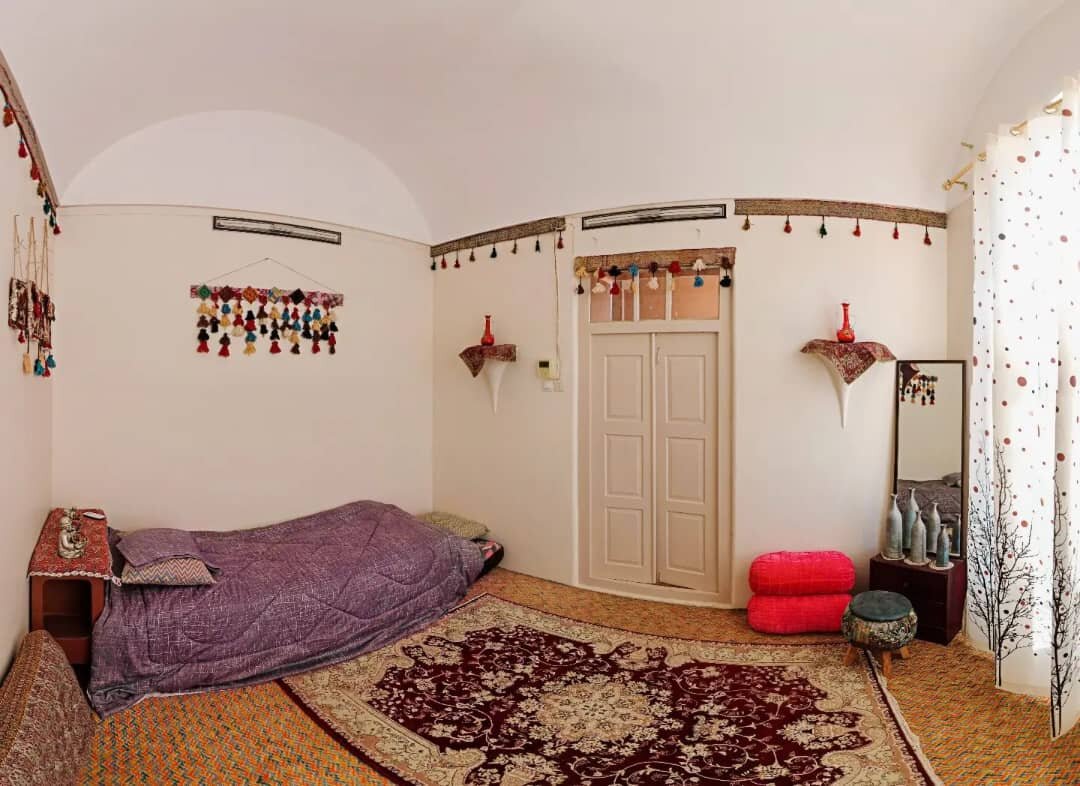 اقامتگاه بومگردی عمارت ساعتی تفت