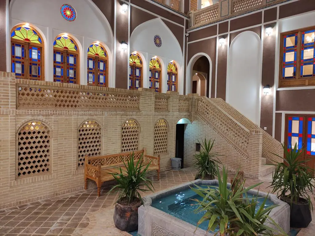 اقامتگاه سنتی عمارت شمسه آران و بیدگل