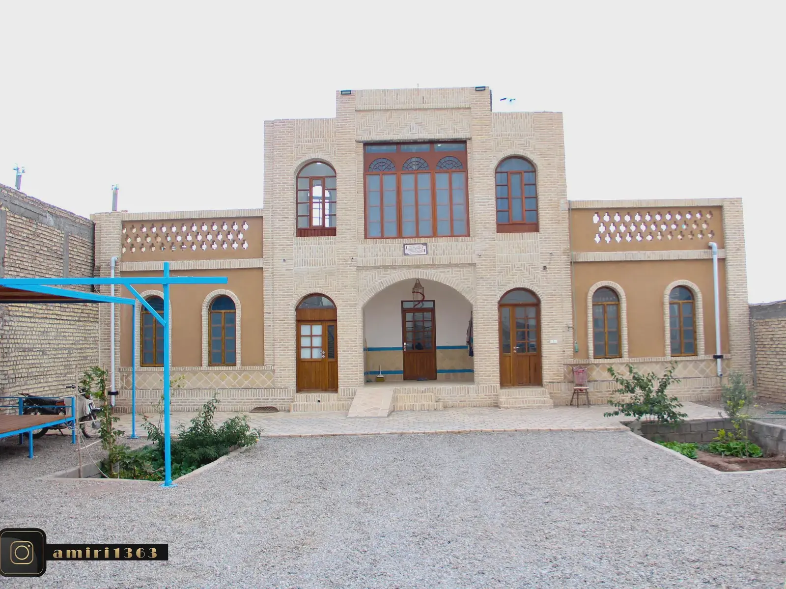 اقامتگاه بومگردی سرای امیر بیک طبس