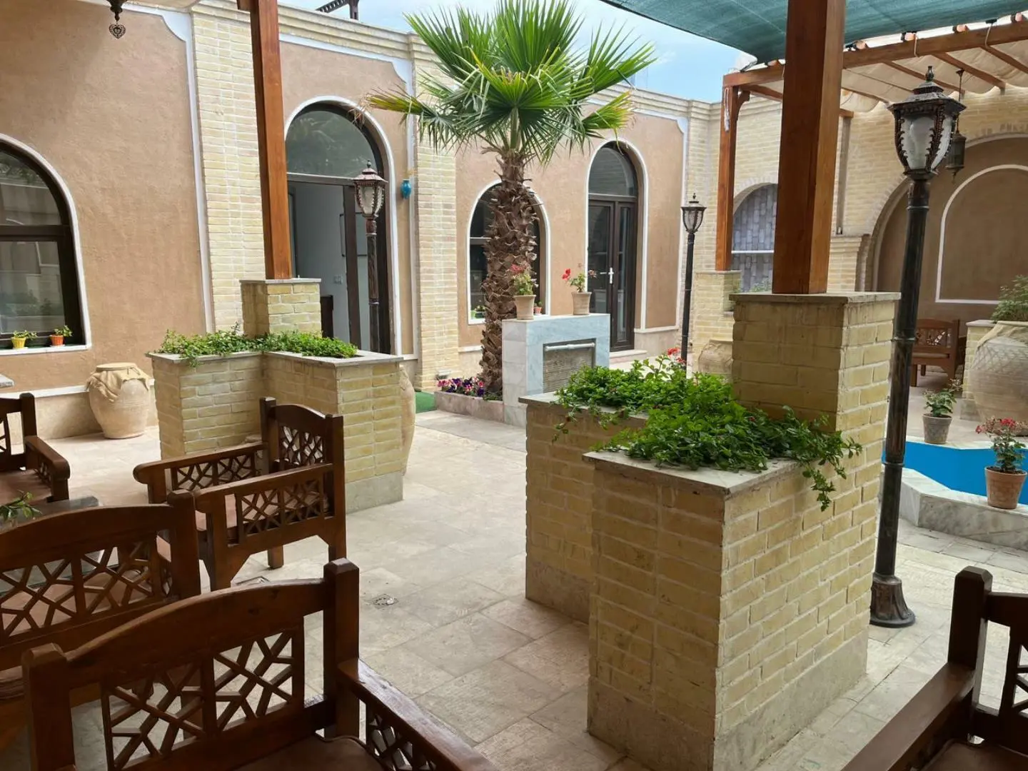 اقامتگاه سنتی کیخسرو کرمان