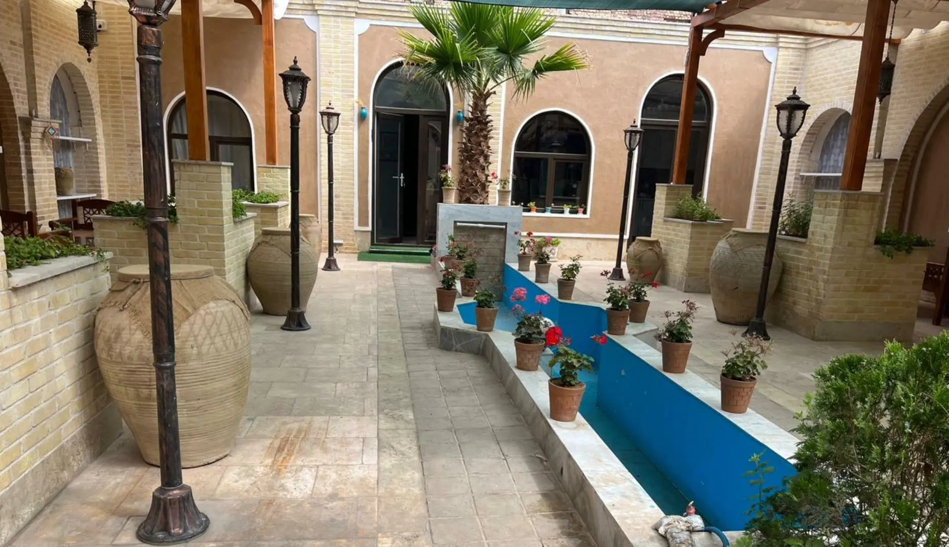 اقامتگاه سنتی کیخسرو کرمان