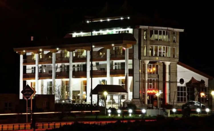 هتل نور سنقر