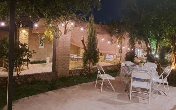اقامتگاه بومگردی طرفه سپیدار سیرجان