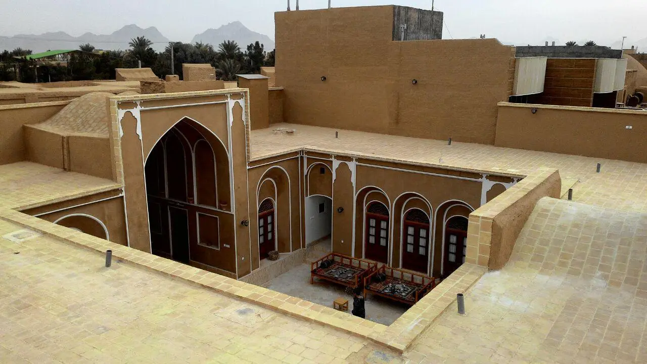 اقامتگاه بومگردی ماه بی بی اردکان