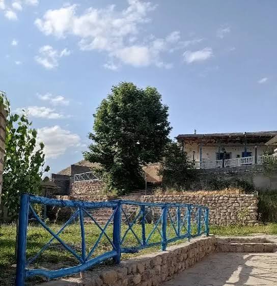 اقامتگاه بومگردی یادگار پدری قلعه نو کلات