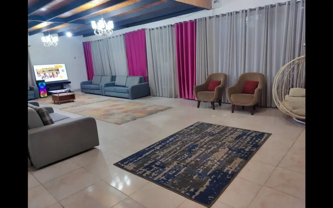 خانه مسافر همتی رامسر