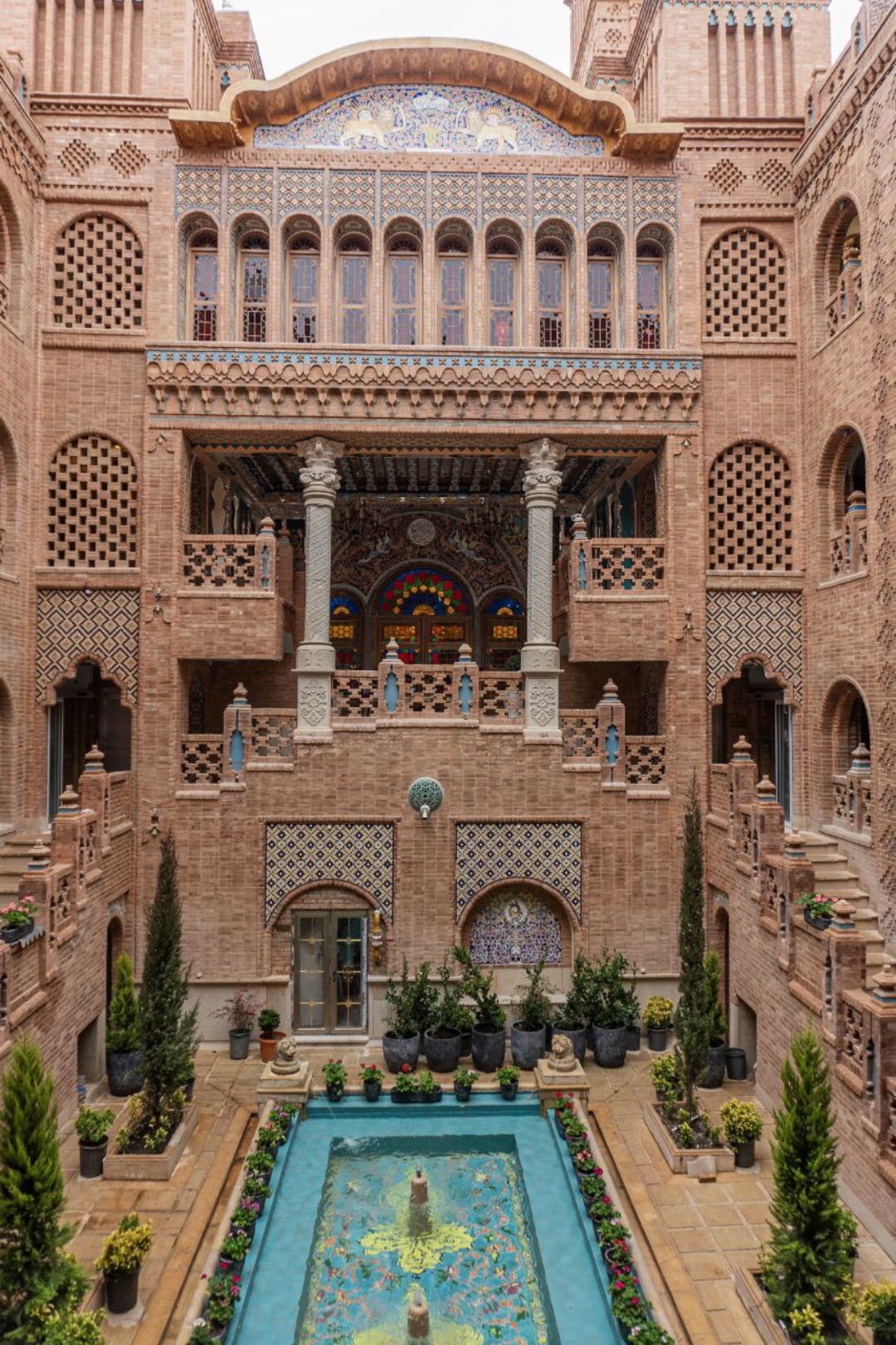 هتل یوتاب شیراز نمای بیرونی