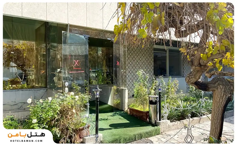 فضای بیرونی هتل پارک اصفهان