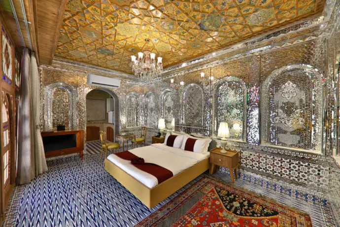 هتل بوتیک سنتی عمارت فرهادی شیراز