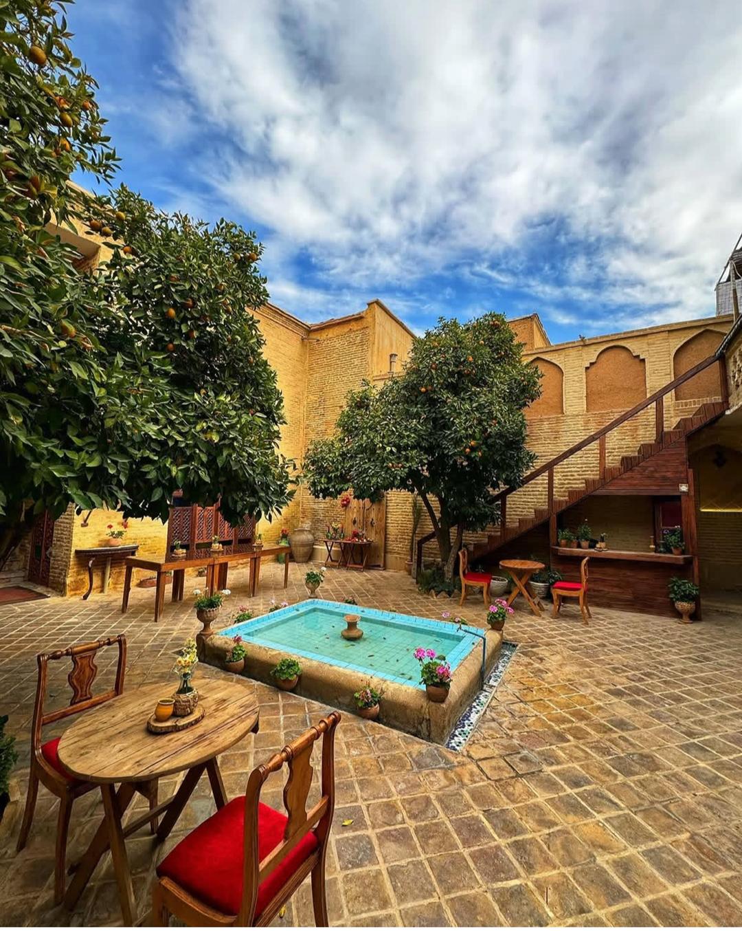 اقامتگاه سنتی آبان شیراز
