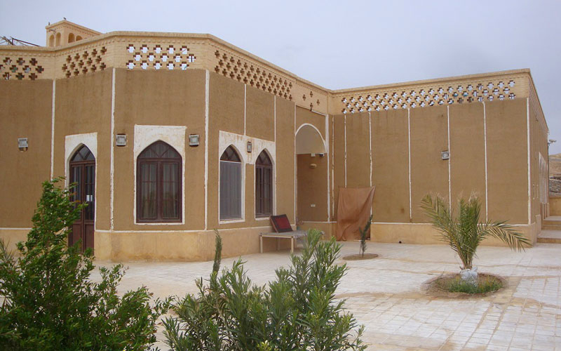 هتل یه تا خور و بیابانک