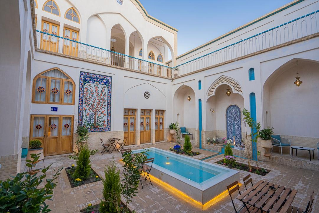 اقامتگاه سنتی رزاس کاشان
