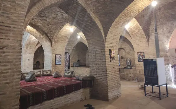 اقامتگاه بومگردی سرای ارغوانی طبس