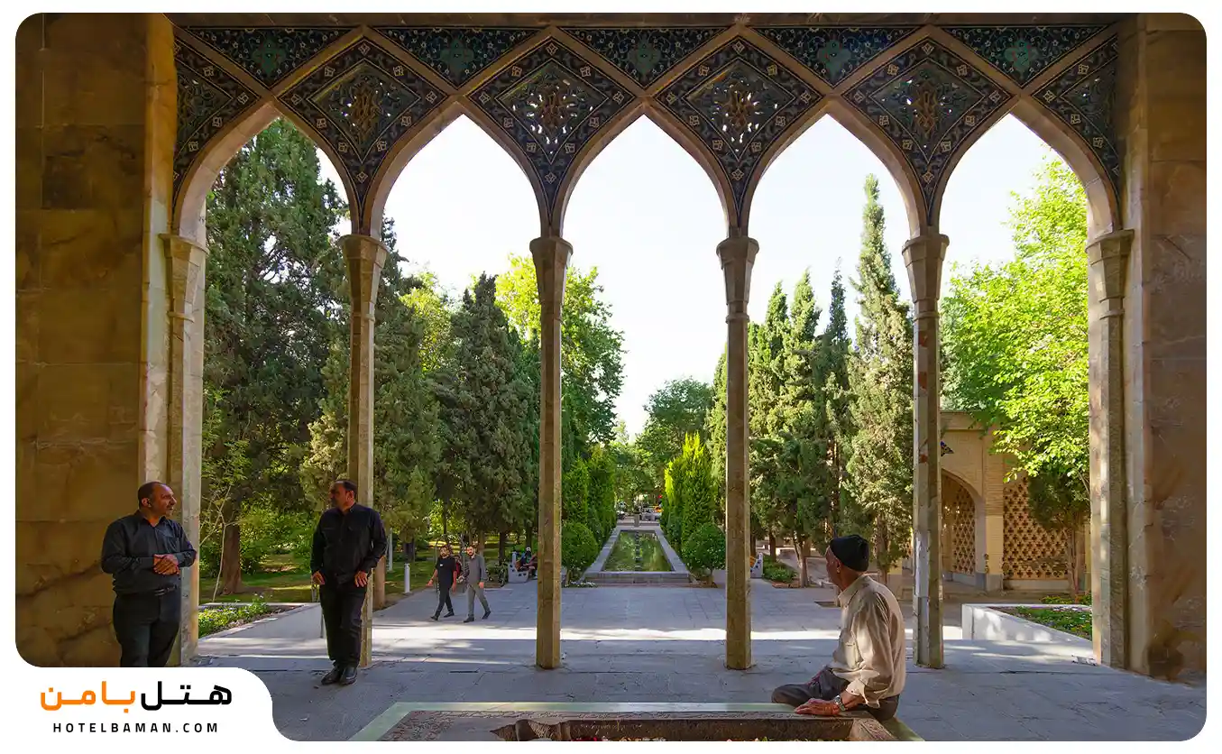 تصویر یادمانهای ادبی اصفهان