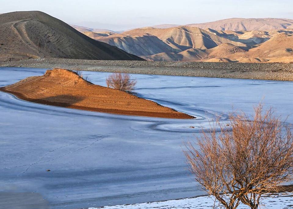عکس دره و چشمه مهنان
