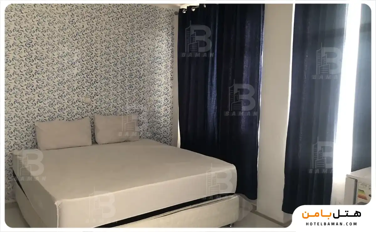 اتاق چهارتخته رو به محوطه (اقامت تک ) — اقامت بدون صبحانه
